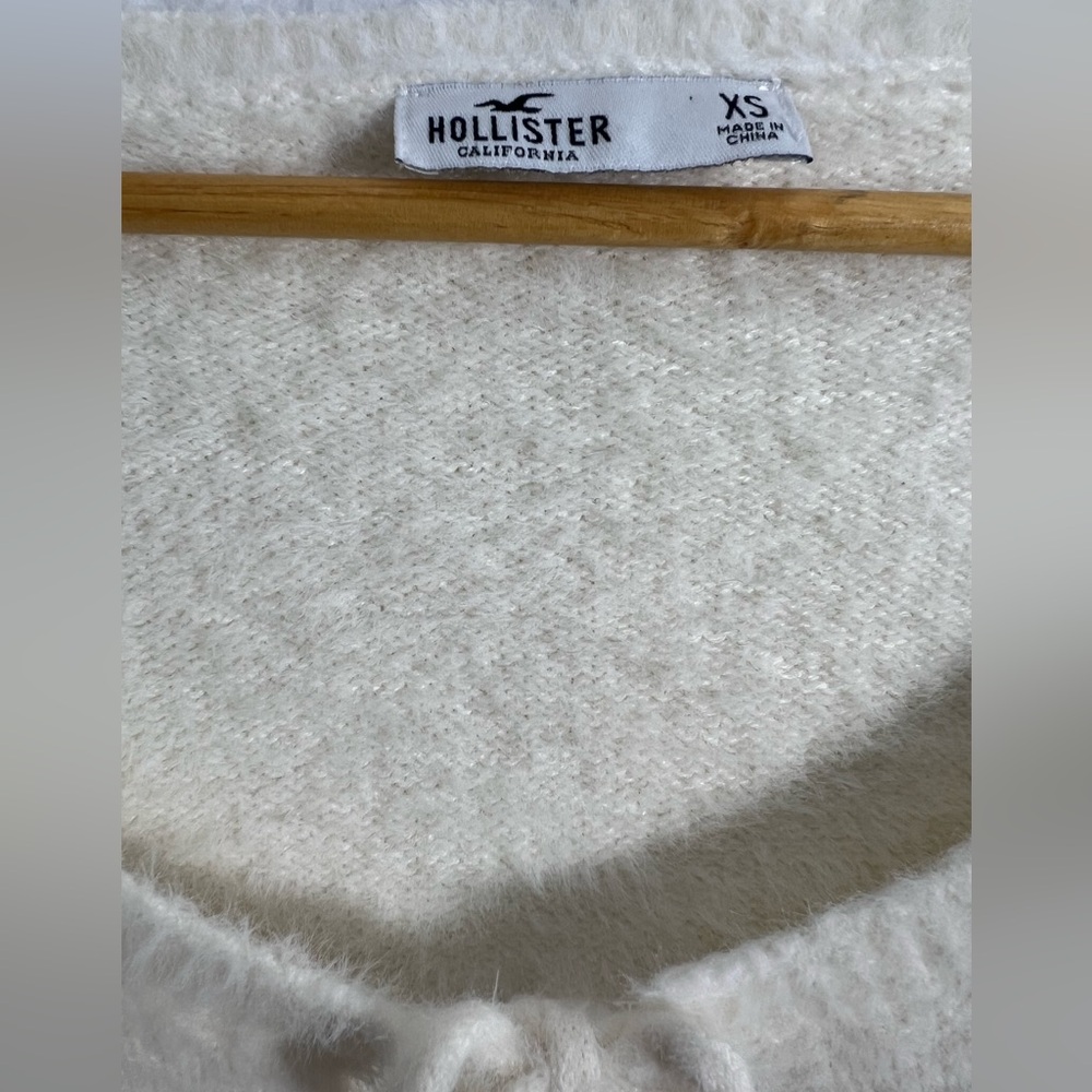 Hollister Cream Fuzzy Tie-Front Cropped Cardigan XS - Picture 3 of 6